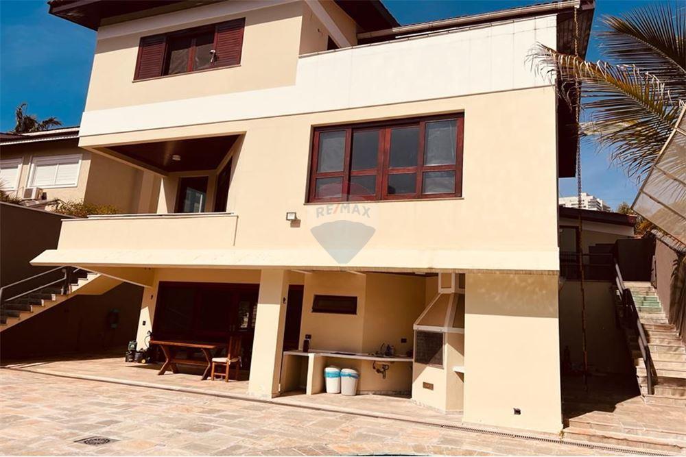 Casa para alugar com 4 quartos, 560m² - Foto 2