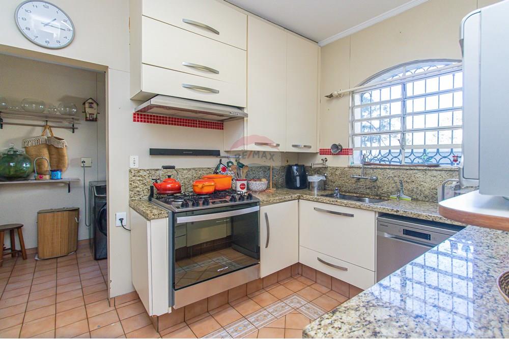 Casa à venda com 4 quartos, 350m² - Foto 32