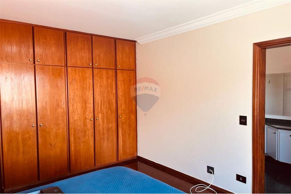 Casa para alugar com 4 quartos, 560m² - Foto 14