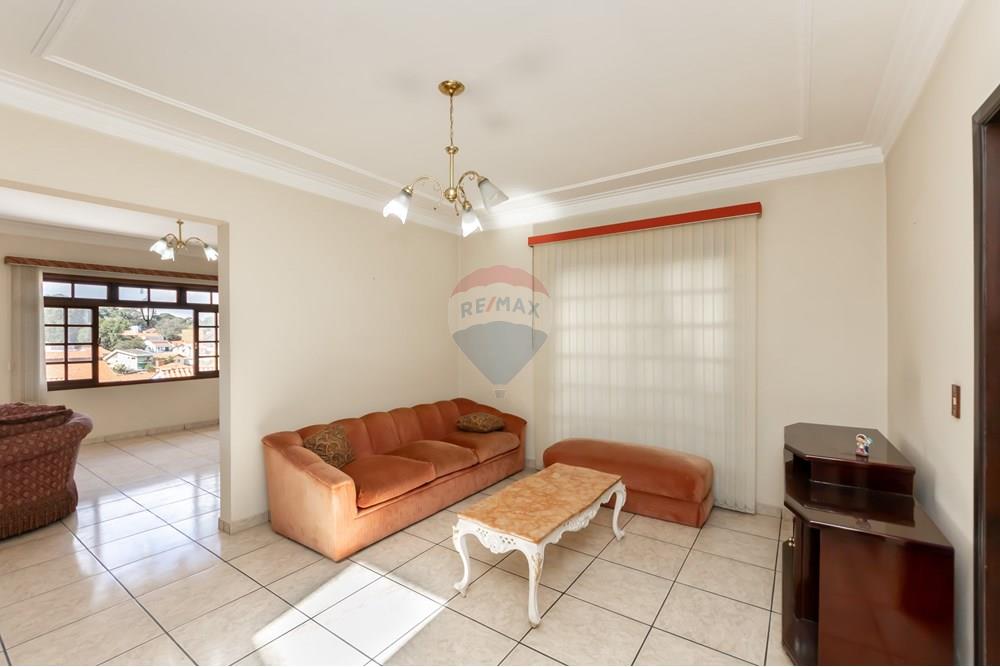 Casa à venda com 5 quartos, 263m² - Foto 3