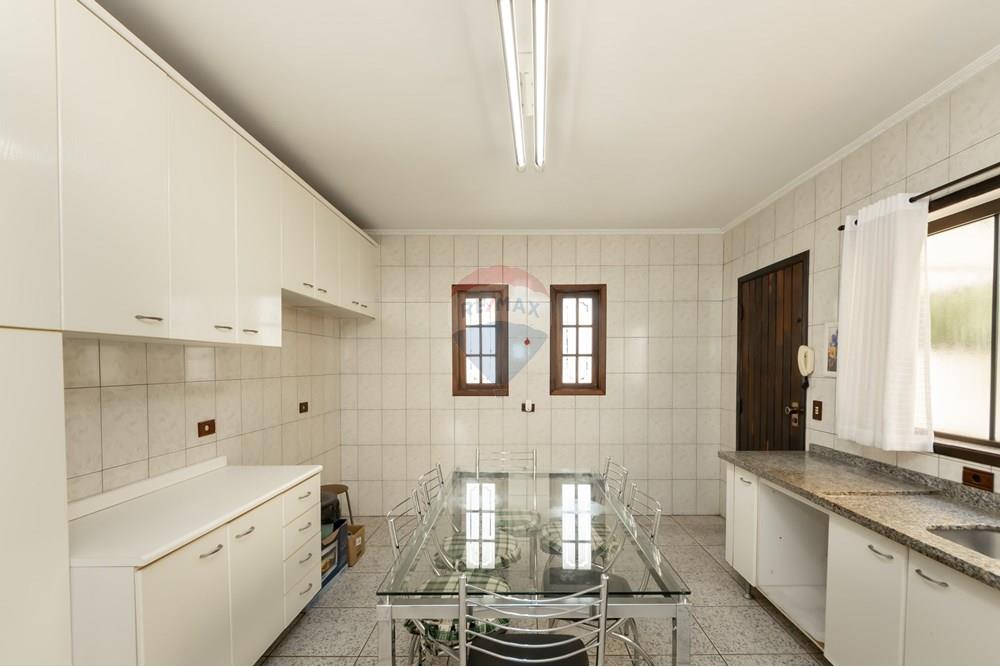 Casa à venda com 5 quartos, 263m² - Foto 10