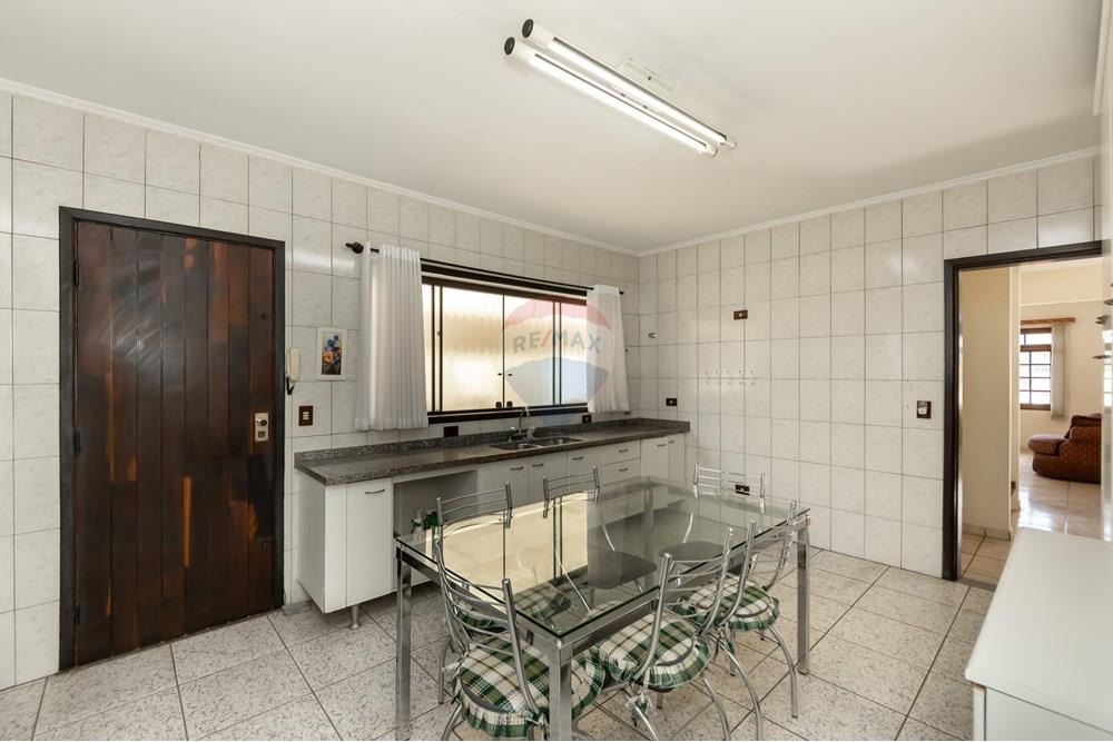 Casa à venda com 5 quartos, 263m² - Foto 9
