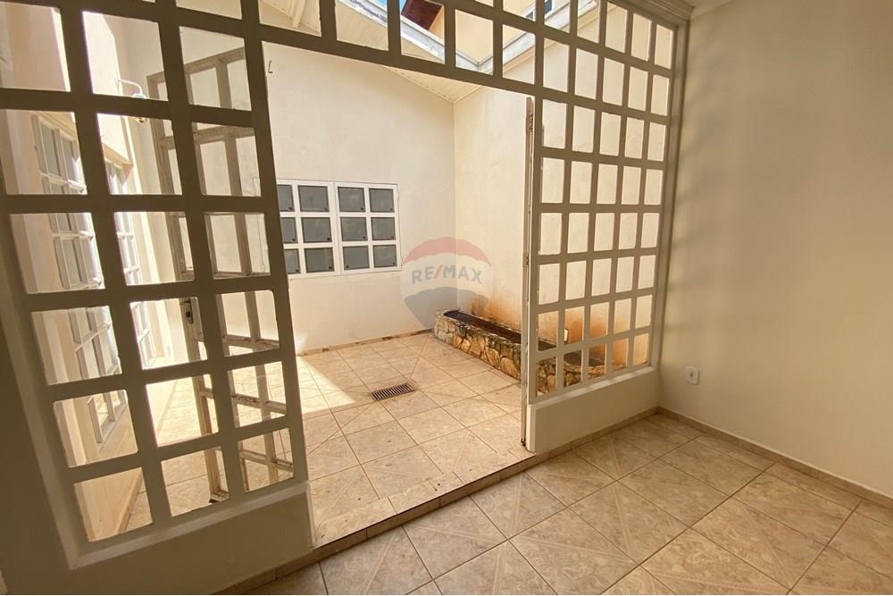 Casa, 3 quartos, 257 m² - Foto 26