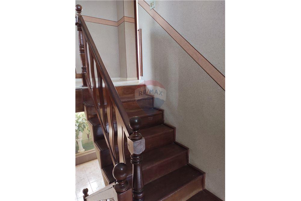 Sobrado - Venda - Campinas , São Paulo - escada - Sala em L - 602101011-182