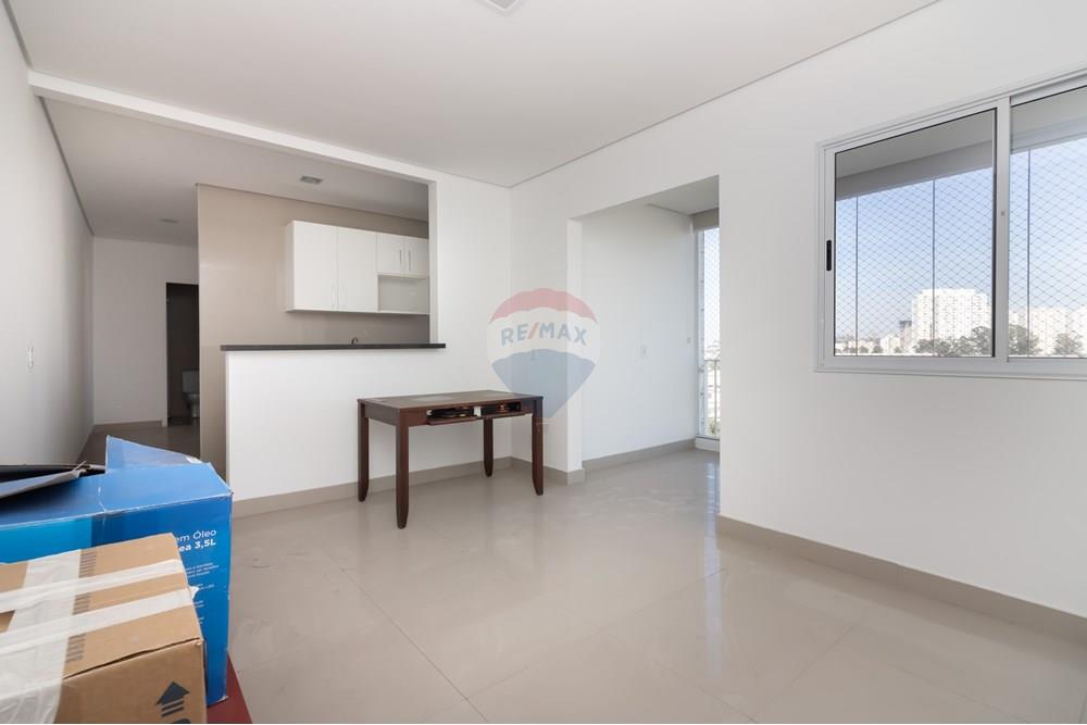Apartamento à venda com 2 quartos, 62m² - Foto 2