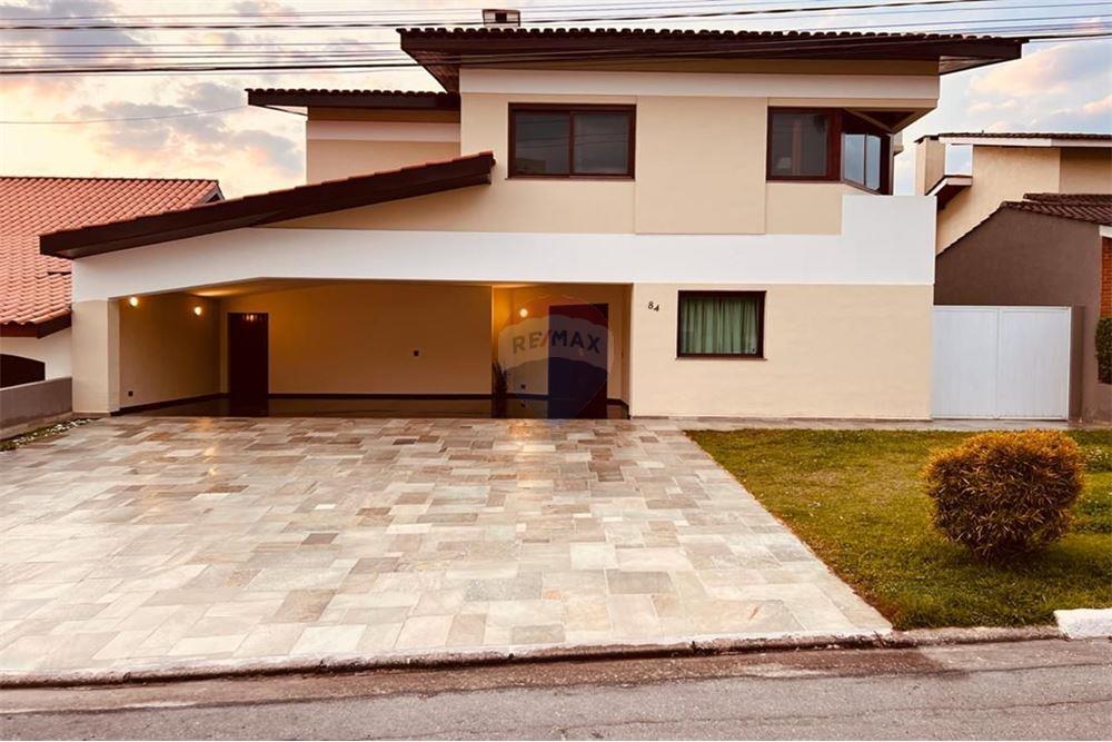 Casa para alugar com 4 quartos, 560m² - Foto 1
