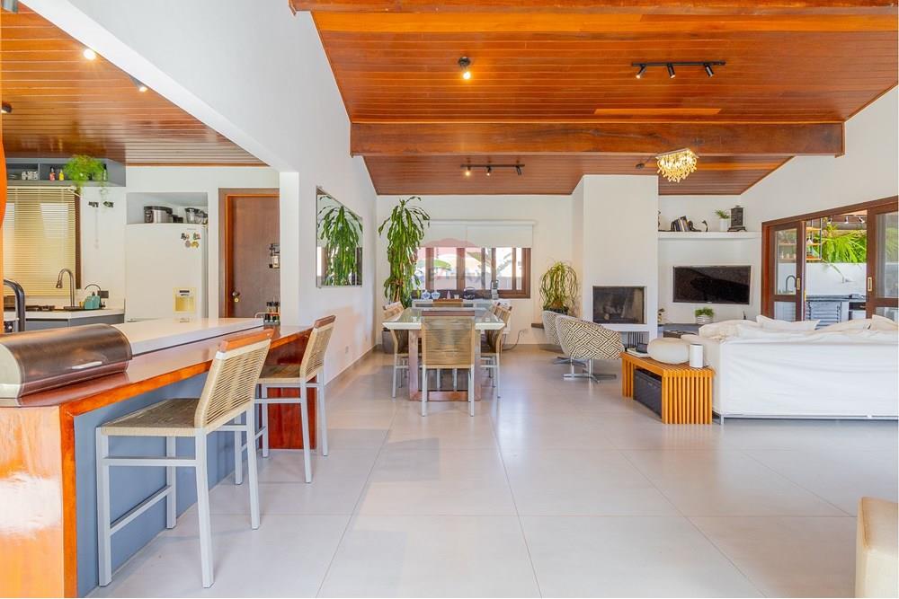 Casa de Condomínio à venda com 6 quartos, 355m² - Foto 27