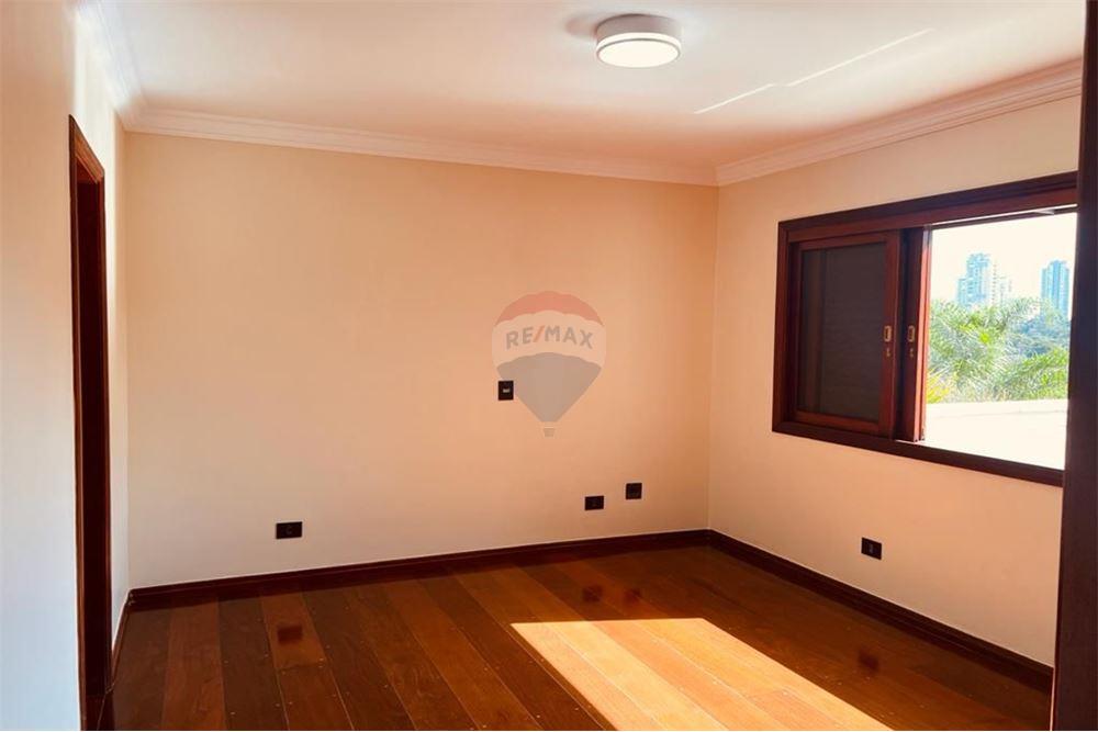 Casa para alugar com 4 quartos, 560m² - Foto 18