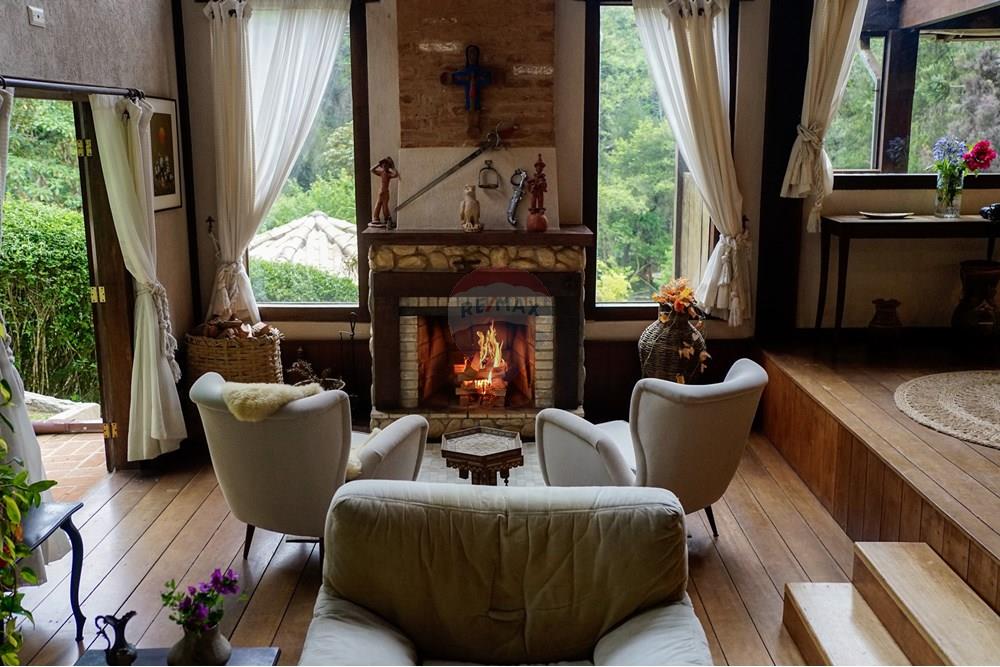 Casa de Condomínio - Venda - Campos do Jordão , São Paulo - sala lareira.jpg - 602271001-12