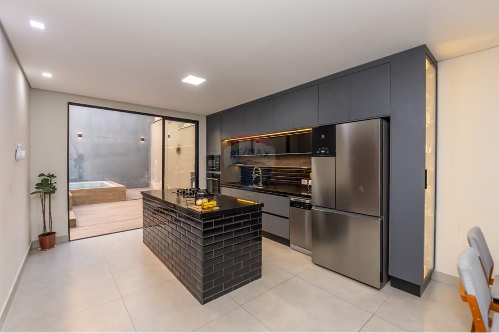 Casa à venda com 3 quartos, 128m² - Foto 18