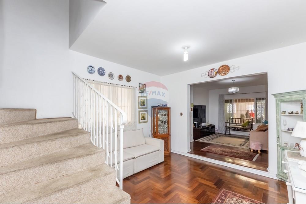 Sobrado à venda com 3 quartos, 179m² - Foto 1