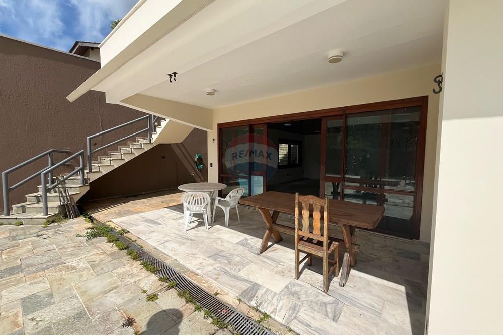 Casa para alugar com 4 quartos, 560m² - Foto 39