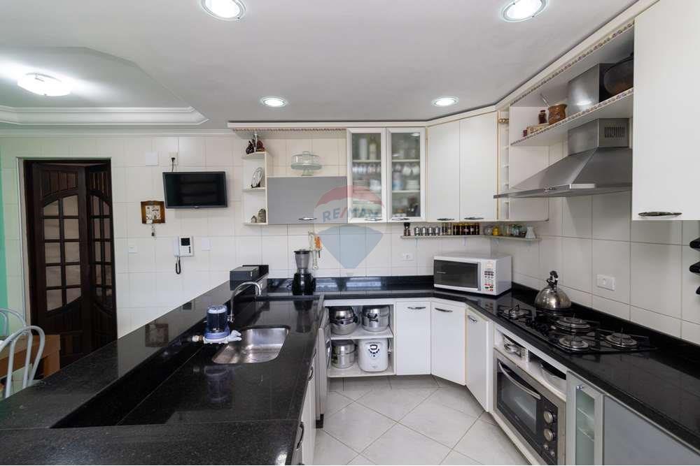 Casa à venda com 3 quartos, 219m² - Foto 2