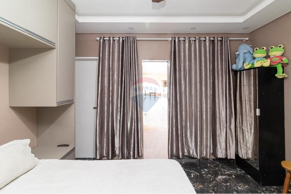 Casa à venda com 3 quartos, 450m² - Foto 25