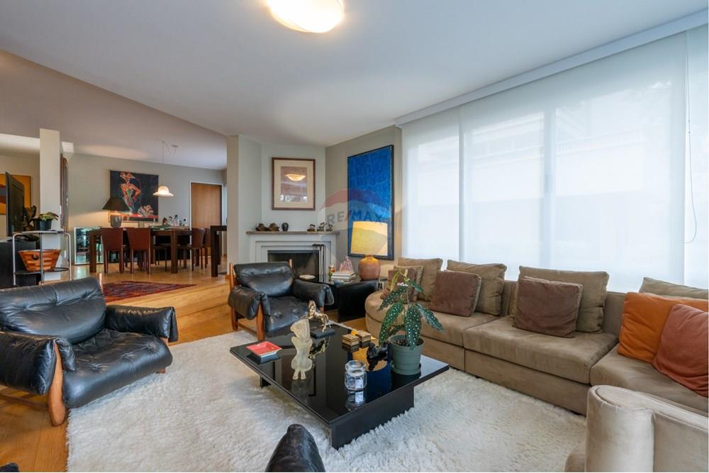 Apartamento à venda com 4 quartos, 230m² - Foto 2