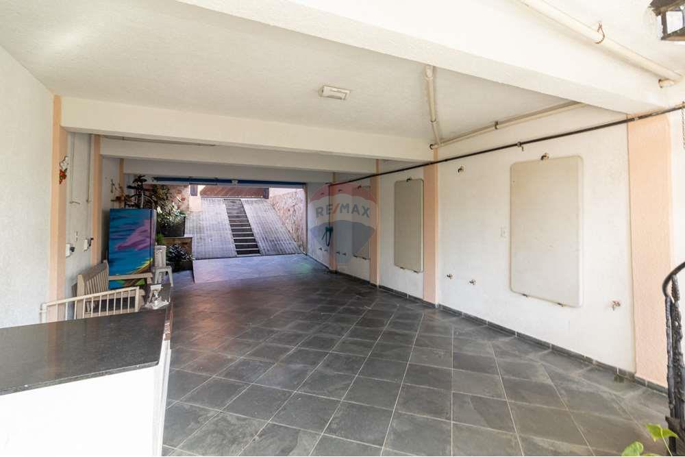 Casa à venda com 3 quartos, 219m² - Foto 24