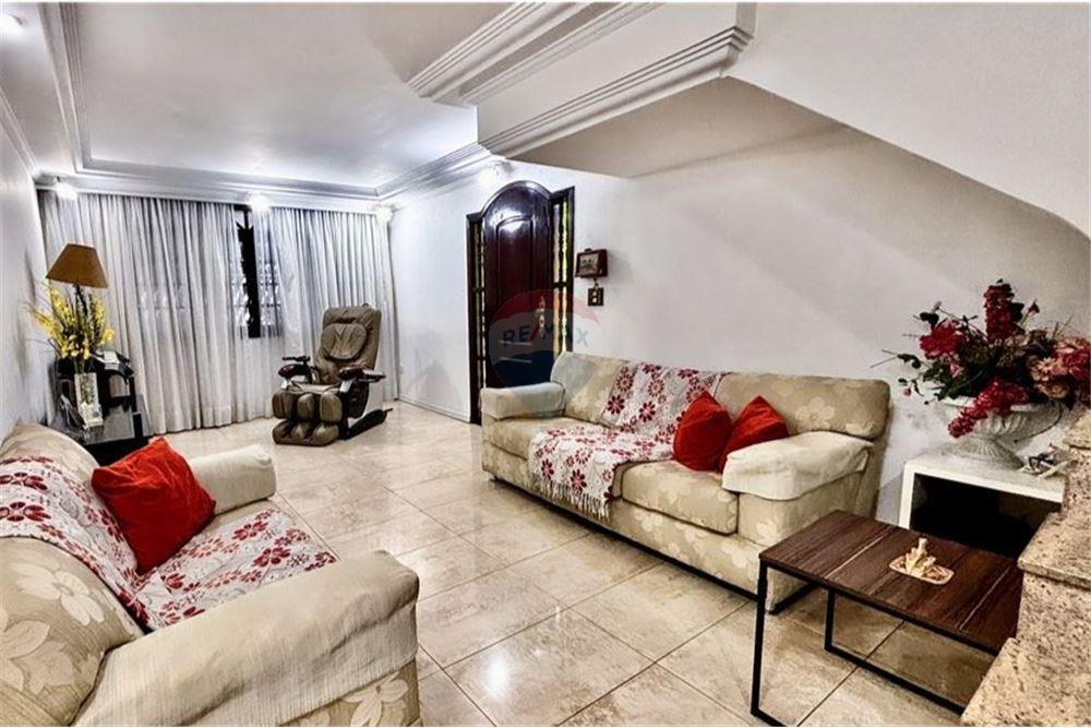 Casa à venda com 3 quartos, 150m² - Foto 2