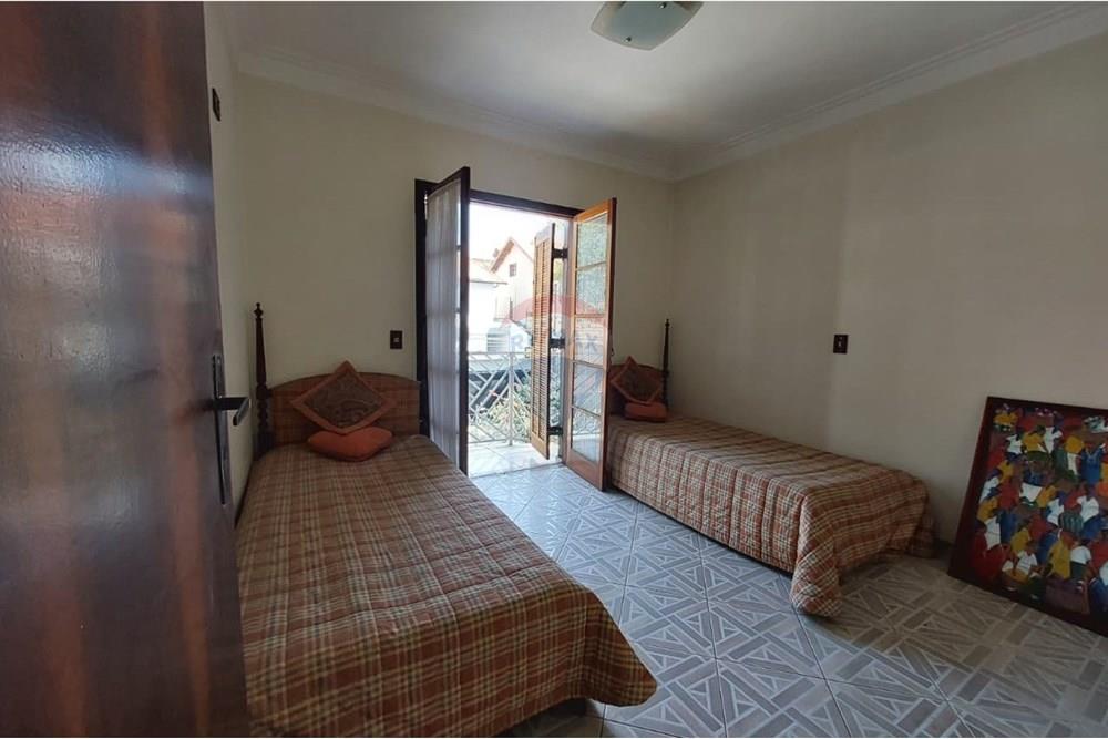 Casa à venda com 5 quartos, 263m² - Foto 26