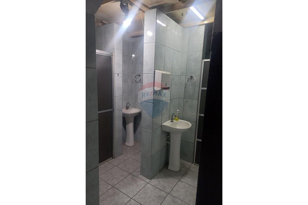 Casa Comercial - Alugar - São Paulo , São Paulo - 08 banheiro primeiro salao.jpg - 601471041-4