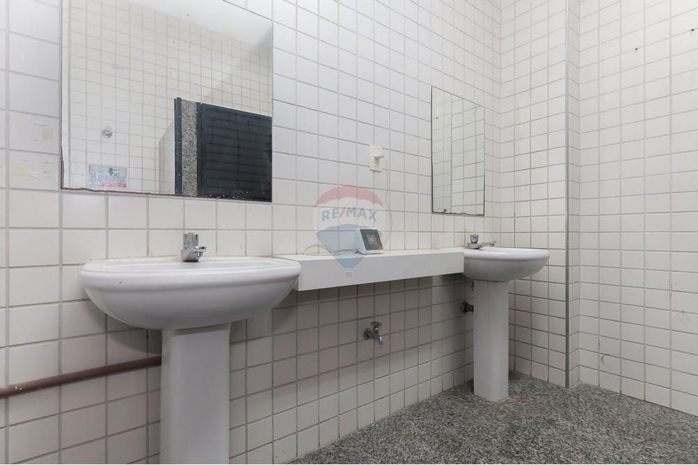 Prédio Inteiro para alugar com 7 quartos, 728m² - Foto 14