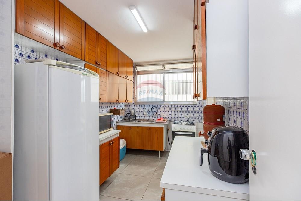 Apartamento à venda com 2 quartos, 75m² - Foto 11