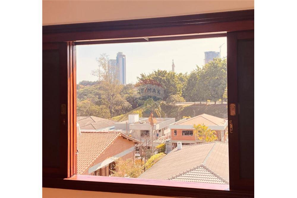 Casa para alugar com 4 quartos, 560m² - Foto 17