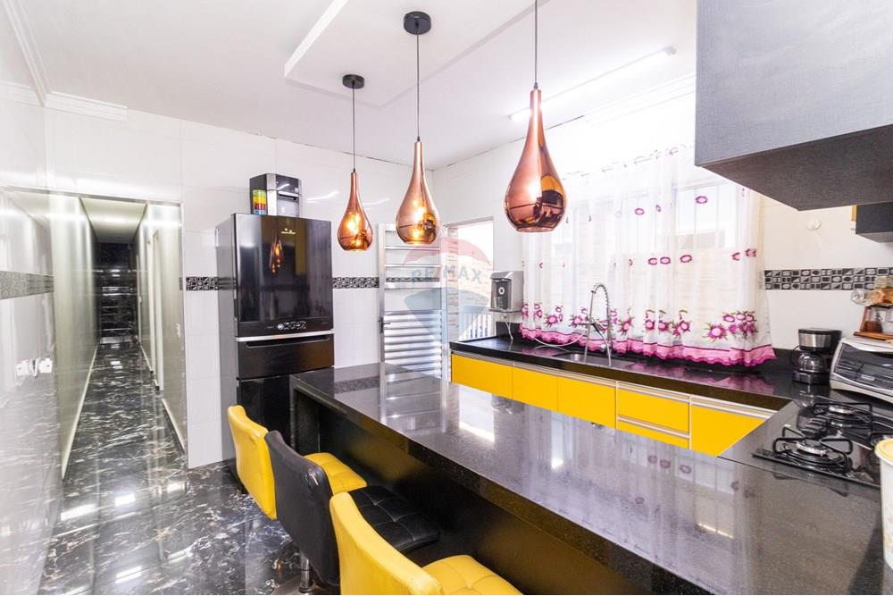 Casa à venda com 3 quartos, 450m² - Foto 5