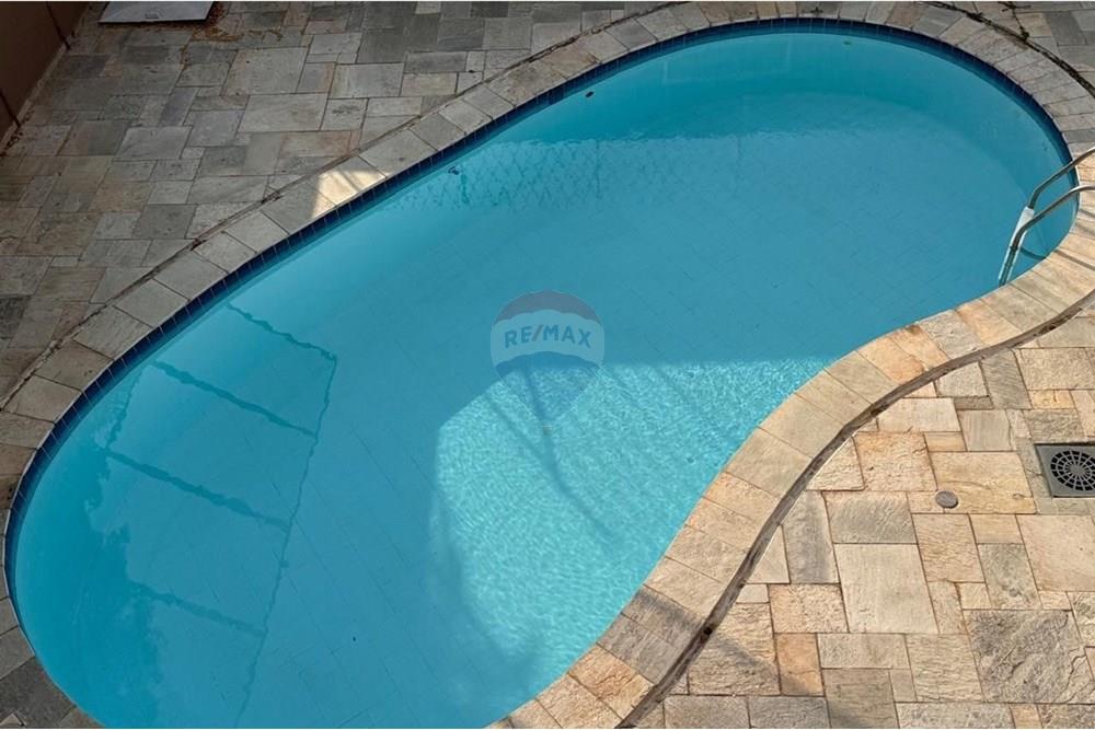 Casa para alugar com 4 quartos, 560m² - Foto 29