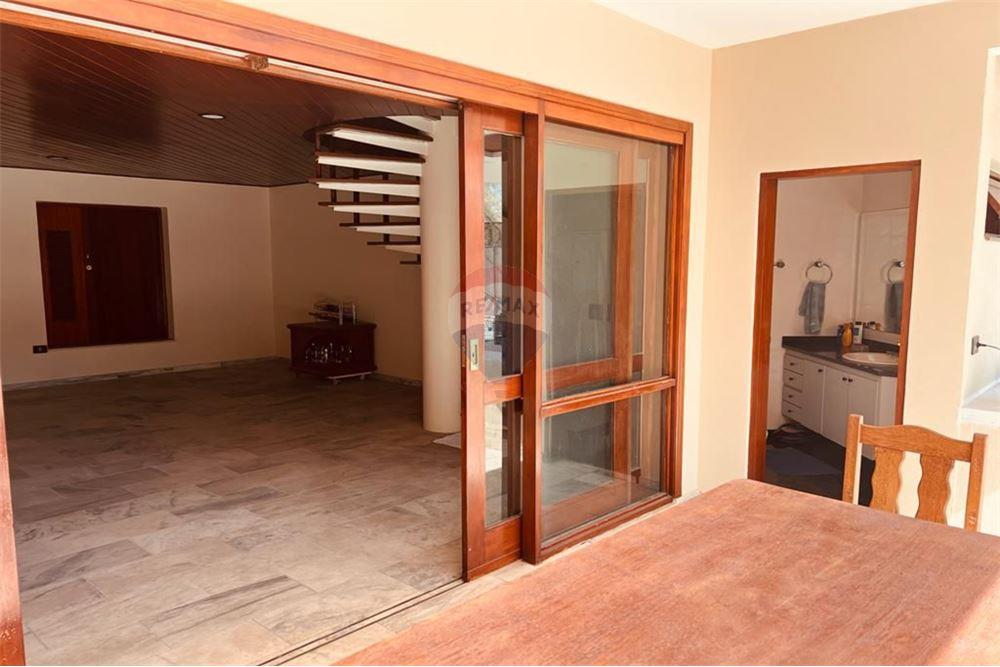 Casa para alugar com 4 quartos, 560m² - Foto 21