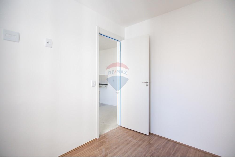 Apartamento à venda com 2 quartos, 34m² - Foto 2