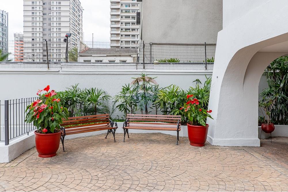 Apartamento à venda com 2 quartos, 75m² - Foto 25