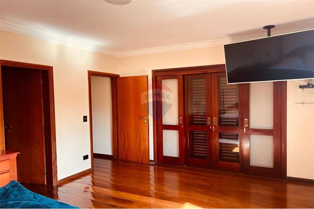 Casa para alugar com 4 quartos, 560m² - Foto 8