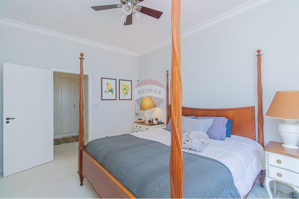 Casa à venda com 4 quartos, 350m² - Foto 18