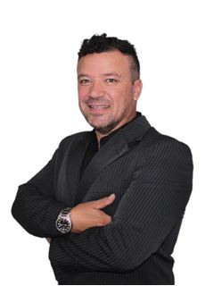 Pedro Acosta - RE/MAX VIP II