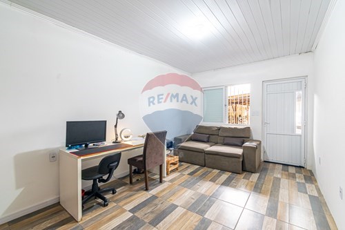 Venda-Casa-Rua Xavantes , 405  - Emei Chapéuzinho Vermelho  - Monte Carlo , Cachoeirinha , Rio Grande do Sul , 94940280-610381012-246