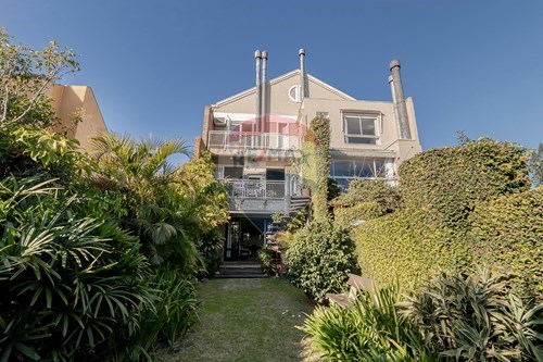 Venda-Casa-Avenida General Barreto Viana , 618  - Chácara das Pedras , Porto Alegre , Rio Grande do Sul , 91330630-612481082-3