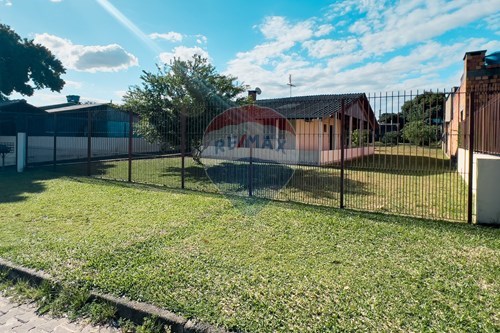 Venda-Casa-Rua dos Sinos , 125  - Próximo a Instaladora Mercúrio  - Ipiranga , Sapucaia do Sul , Rio Grande do Sul , 93230560-612561001-30