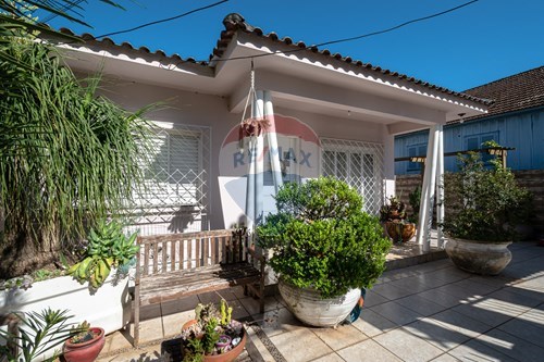 Venda-Casa-Rua Padre Nóbrega , 384  - Vila Nova , Novo Hamburgo , Rio Grande do Sul , 93525-610261015-42