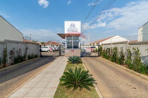 Venda-Casa-R. F, , 131  - mercado Maby  - Fazenda Esperança , Cachoeirinha , Rio Grande do Sul , 94971510-610381019-188