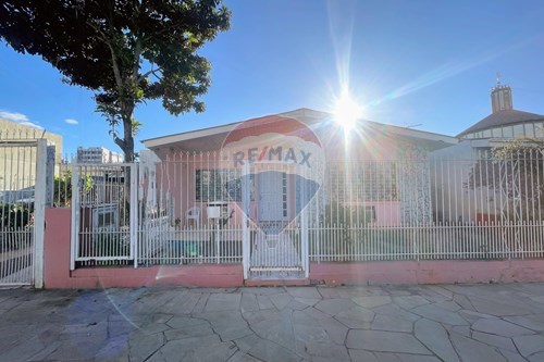 Venda-Casa-Rua Sarandi , 480  - Centro , Erechim , Rio Grande do Sul , 99700508-612761011-56