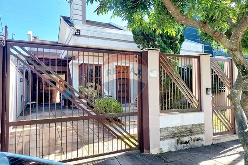 Venda-Casa-Adão dos Santos , 149  - Colégio Dagmar  - Parque da Matriz , Cachoeirinha , Rio Grande do Sul , 94950571-612551062-65