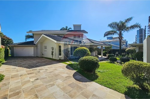 Venda-Casa-Rua Homero Leite , 264  - Próximo ao Banhado da Vergueiro  - Vila Nicolau Vergueiro , Passo Fundo , Rio Grande do Sul , 99010410-612621005-89