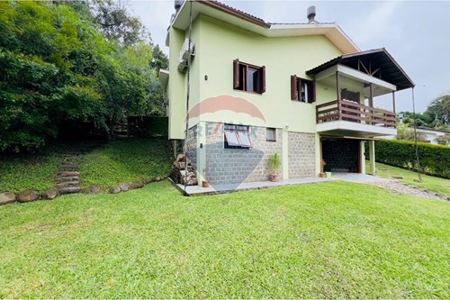 Venda-Casa-rua Vanderleri de Almeida , 569  - Em frente ao Museu de Ufologia  - Centro , Itaara , Rio Grande do Sul , 97185000-610311070-1