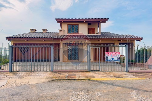 Venda-Casa-Rua Monte Castelo , 281  - Centro , Erechim , Rio Grande do Sul , 99700292-612761016-64