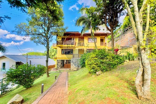 Venda-Casa-Avenida Maurício Cardoso , 1125  - Ipiranga , Erechim , Rio Grande do Sul , 99700874-612761010-35