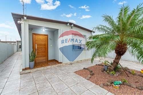 Venda-Casa-Rua Sebastião Florentino da Silva , 237  - Proximo ao mercado Laidex  - Granja Esperança , Cachoeirinha , Rio Grande do Sul , 94960560-610141011-68