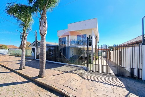 Venda-Casa-Rua Coronel Chicuta , 1593  - Lucas Araújo , Passo Fundo , Rio Grande do Sul , 99010052-610351024-94