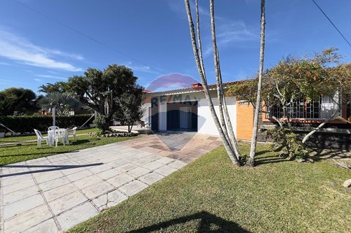 Venda-Casa-Rua Jandaia , 609  - Continuação Rua Moacir  - Atlântida , Xangri-lá , Rio Grande do Sul , 95588000-612731018-55