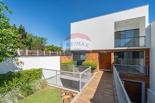 Venda-Casa-Rua Oscar Schneider , 485  - Medianeira , Porto Alegre , Rio Grande do Sul , 90880410-612481002-118