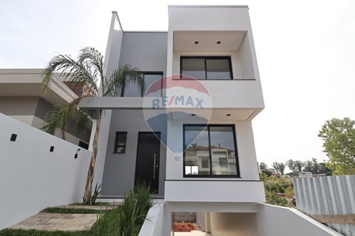 Venda-Triplex-Rua São Lázaro , 768  - Escola de Ensino Infantil Sta. Isabel  - Lucas Araújo , Passo Fundo , Rio Grande do Sul , 99074250-610271075-8